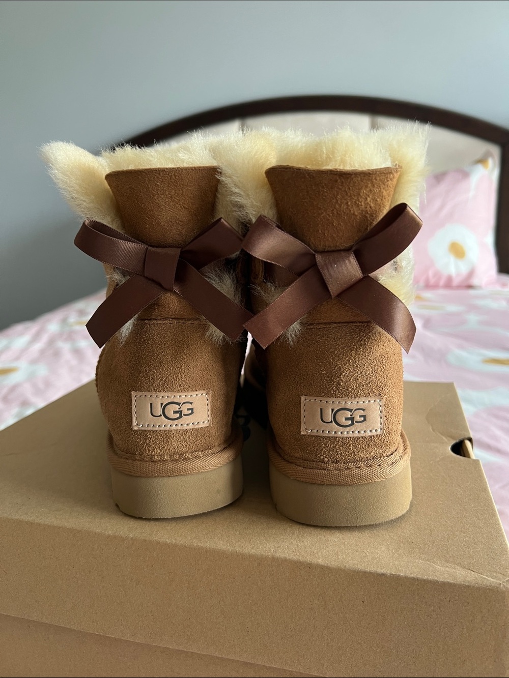 Ugh Mini Bailey Bow boots - Picture 2 of 6